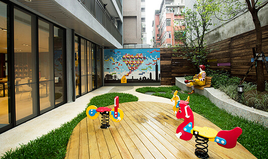 兒童遊戲與閱讀區和戶外景觀花園 兒童遊戲與閱讀區和戶外景觀花園